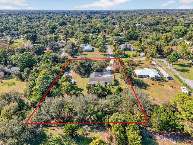 8218 S Elizabeth Avenue, Palm Beach Gardens, FL 33418