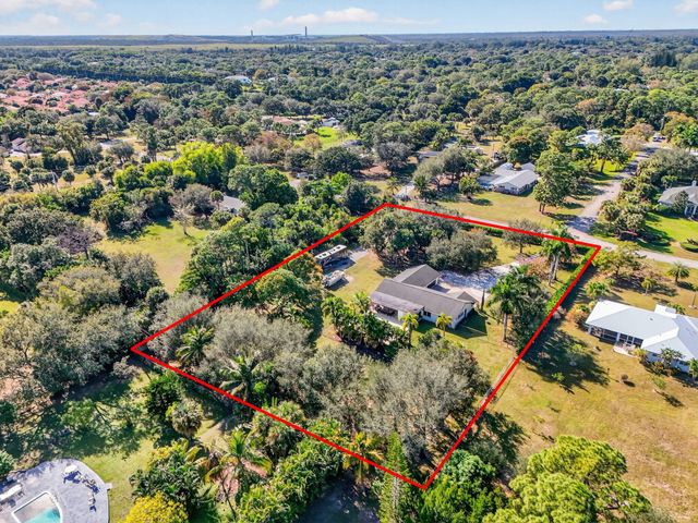 8218 S Elizabeth Avenue, Palm Beach Gardens, FL 33418