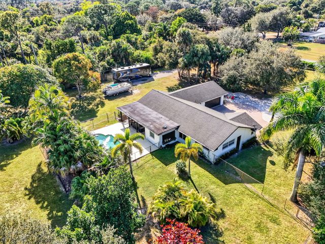 8218 S Elizabeth Avenue, Palm Beach Gardens, FL 33418