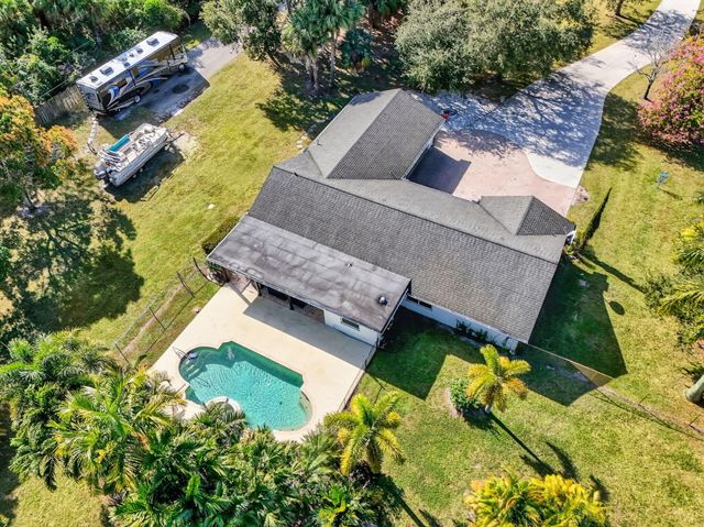 8218 S Elizabeth Avenue, Palm Beach Gardens, FL 33418