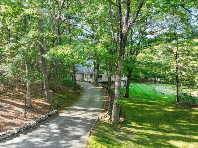 17 Stone Pound Lane, Atkinson, NH 03811