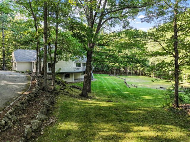 17 Stone Pound Lane, Atkinson, NH 03811