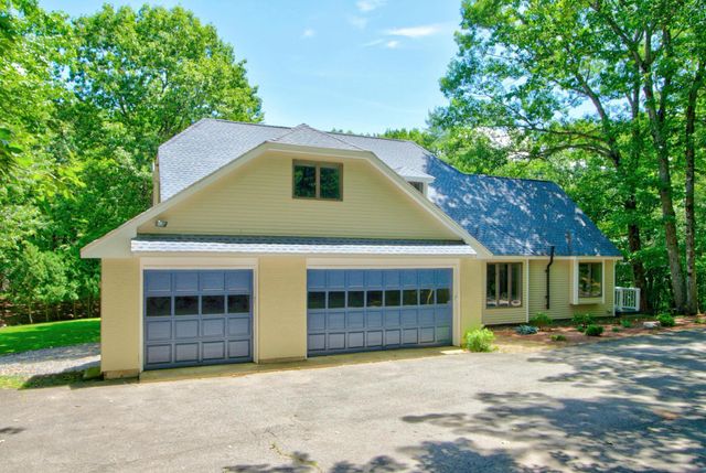 17 Stone Pound Lane, Atkinson, NH 03811