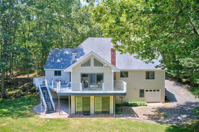 17 Stone Pound Lane, Atkinson, NH 03811