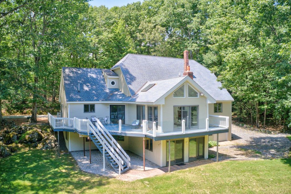 17 Stone Pound Lane, Atkinson, NH 03811