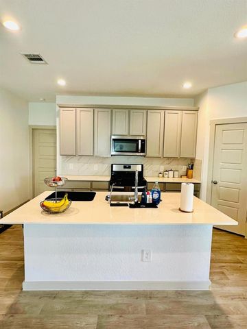 315 John House Lane, Rosharon, TX 77583