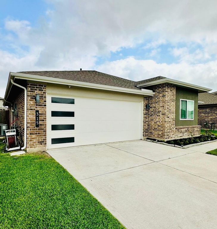 315 John House Lane, Rosharon, TX 77583