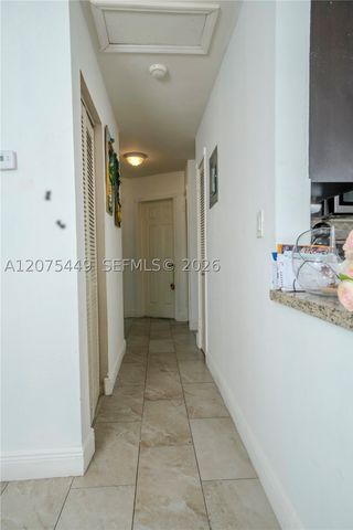 6944 SW 10th Ct, Pembroke Pines, FL 33023