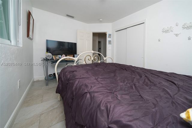 6944 SW 10th Ct, Pembroke Pines, FL 33023