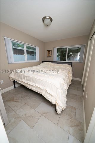 6944 SW 10th Ct, Pembroke Pines, FL 33023
