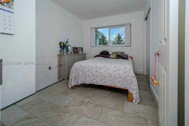 6944 SW 10th Ct, Pembroke Pines, FL 33023