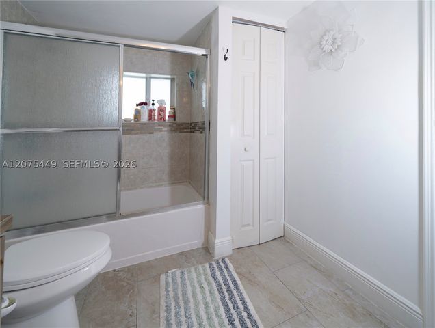 6944 SW 10th Ct, Pembroke Pines, FL 33023