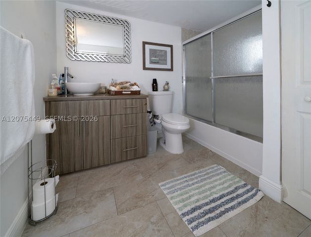 6944 SW 10th Ct, Pembroke Pines, FL 33023
