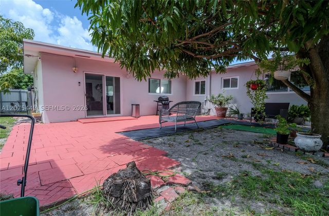 6944 SW 10th Ct, Pembroke Pines, FL 33023