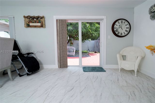 6944 SW 10th Ct, Pembroke Pines, FL 33023