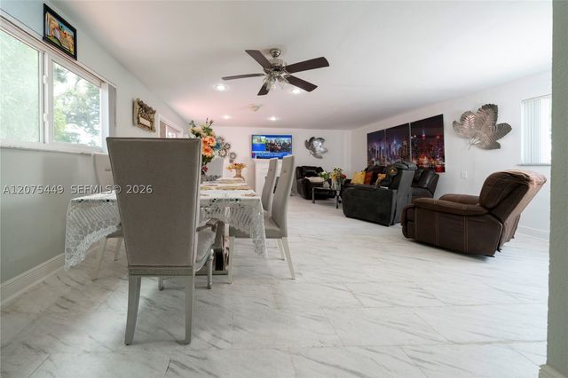 6944 SW 10th Ct, Pembroke Pines, FL 33023
