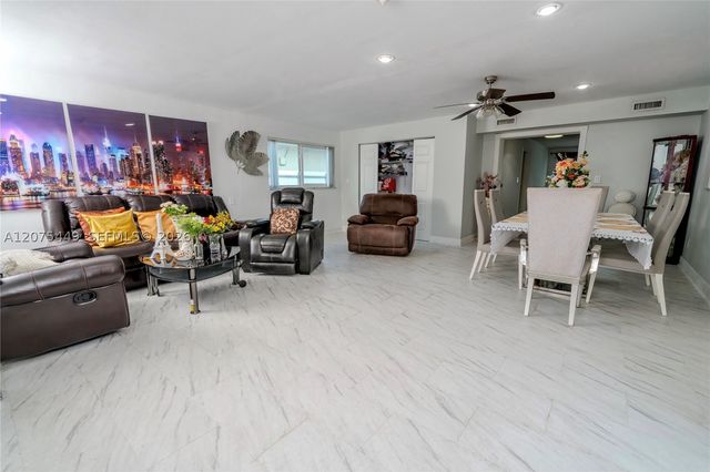 6944 SW 10th Ct, Pembroke Pines, FL 33023