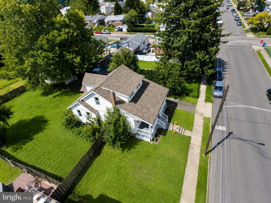 1330 SHELMIRE AVE, PHILADELPHIA, PA 19111 — exterior