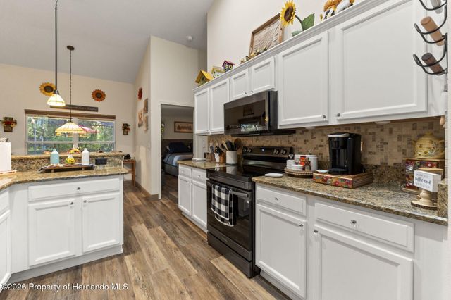 11929 Osprey Avenue, Weeki Wachee, FL 34614
