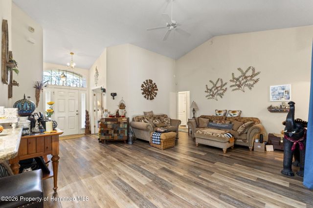 11929 Osprey Avenue, Weeki Wachee, FL 34614