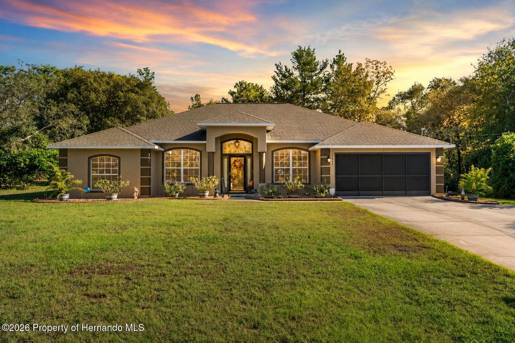 11929 Osprey Avenue, Weeki Wachee, FL 34614