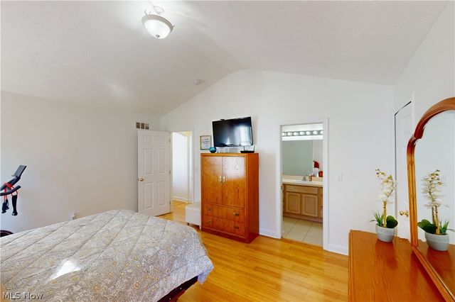 4898 Highland Place Court, Richmond Heights, OH 44143