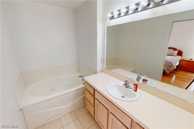 4898 Highland Place Court, Richmond Heights, OH 44143