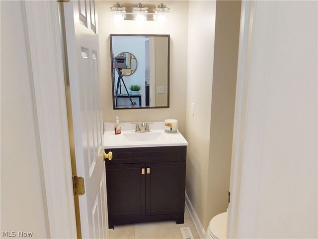 4898 Highland Place Court, Richmond Heights, OH 44143