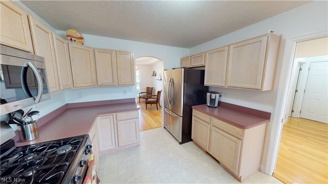 4898 Highland Place Court, Richmond Heights, OH 44143