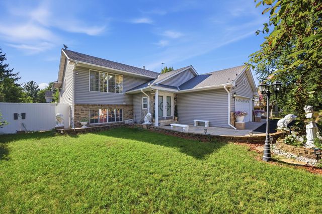 38554 8th Avenue, North Branch, MN 55056