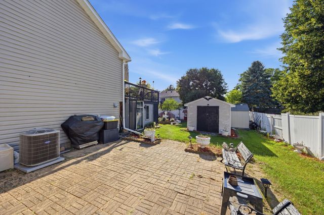 38554 8th Avenue, North Branch, MN 55056