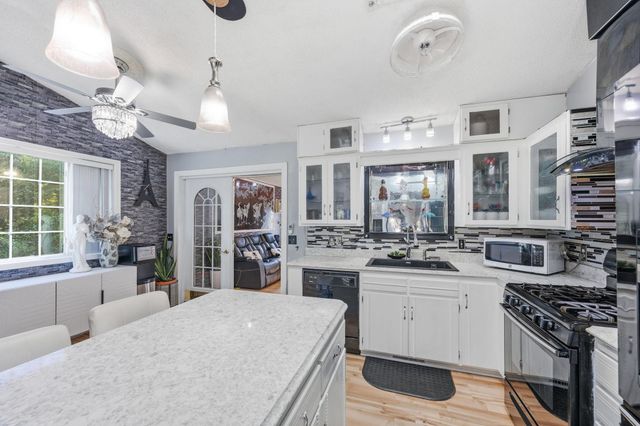 38554 8th Avenue, North Branch, MN 55056