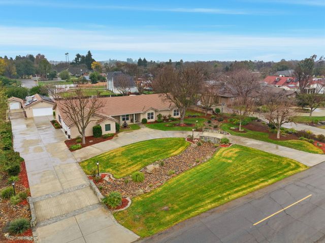 196 Hotchkiss Drive, Lemoore, CA 93245