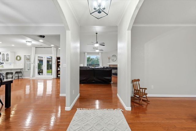 196 Hotchkiss Drive, Lemoore, CA 93245