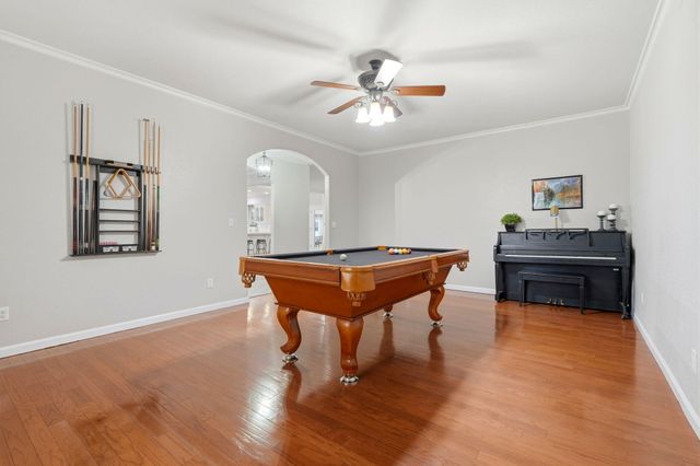 196 Hotchkiss Drive, Lemoore, CA 93245