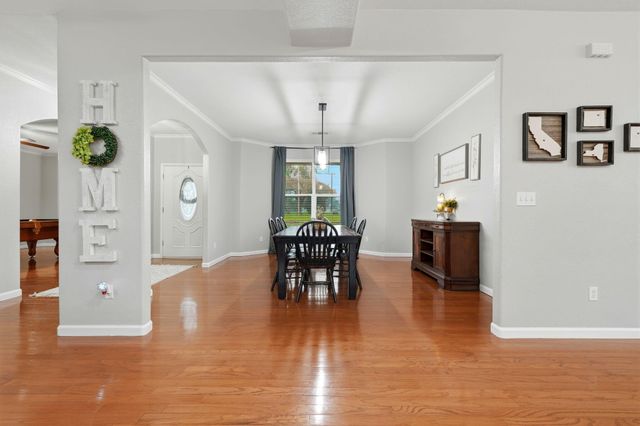 196 Hotchkiss Drive, Lemoore, CA 93245