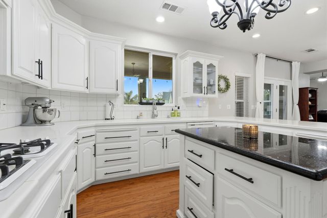 196 Hotchkiss Drive, Lemoore, CA 93245