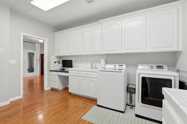 196 Hotchkiss Drive, Lemoore, CA 93245