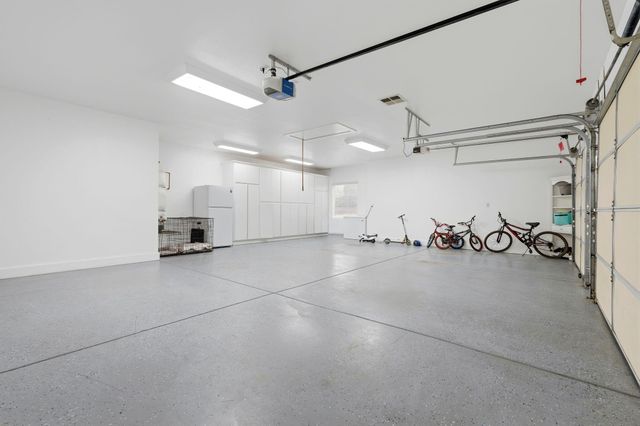 196 Hotchkiss Drive, Lemoore, CA 93245