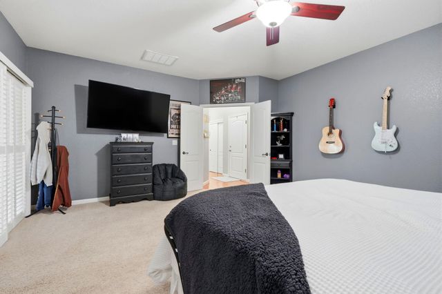 196 Hotchkiss Drive, Lemoore, CA 93245