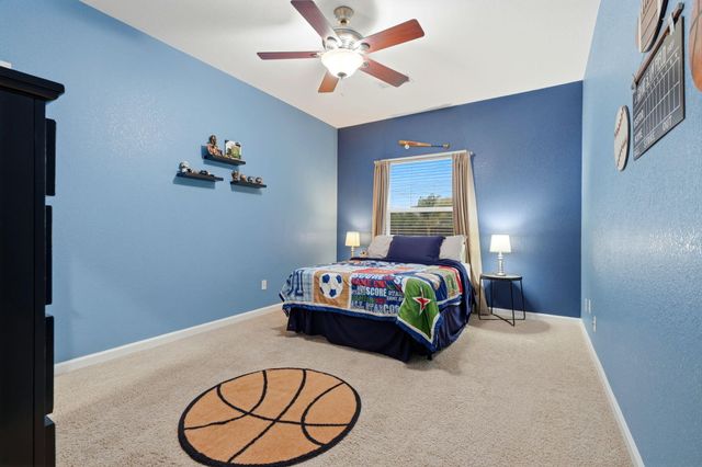 196 Hotchkiss Drive, Lemoore, CA 93245