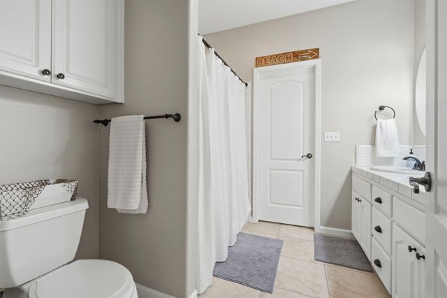 196 Hotchkiss Drive, Lemoore, CA 93245