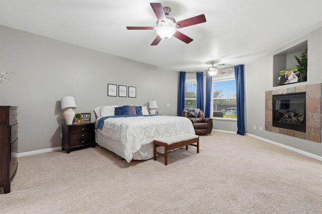 196 Hotchkiss Drive, Lemoore, CA 93245