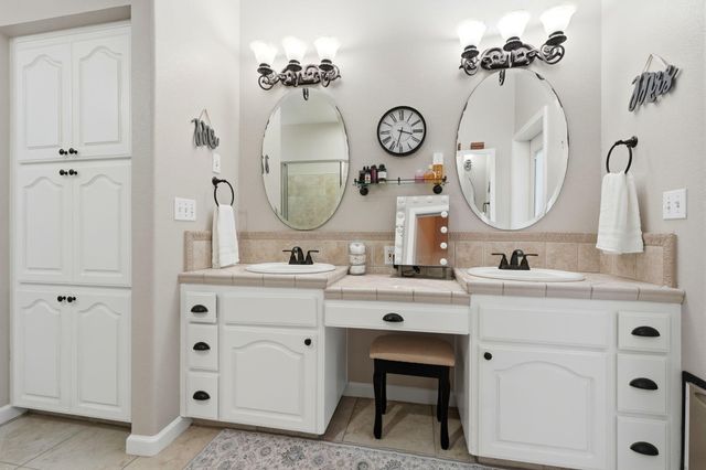 196 Hotchkiss Drive, Lemoore, CA 93245