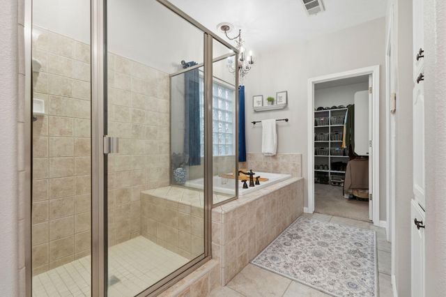 196 Hotchkiss Drive, Lemoore, CA 93245