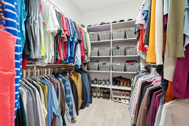 196 Hotchkiss Drive, Lemoore, CA 93245