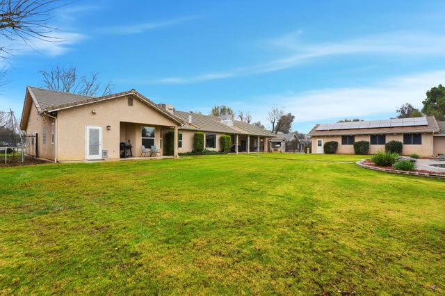 196 Hotchkiss Drive, Lemoore, CA 93245