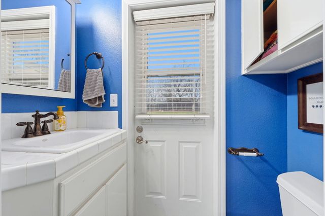 196 Hotchkiss Drive, Lemoore, CA 93245