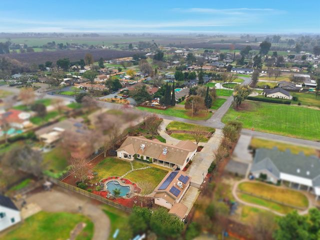 196 Hotchkiss Drive, Lemoore, CA 93245