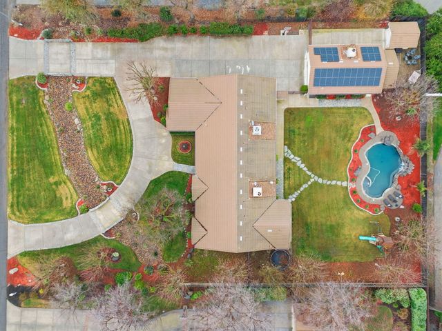 196 Hotchkiss Drive, Lemoore, CA 93245